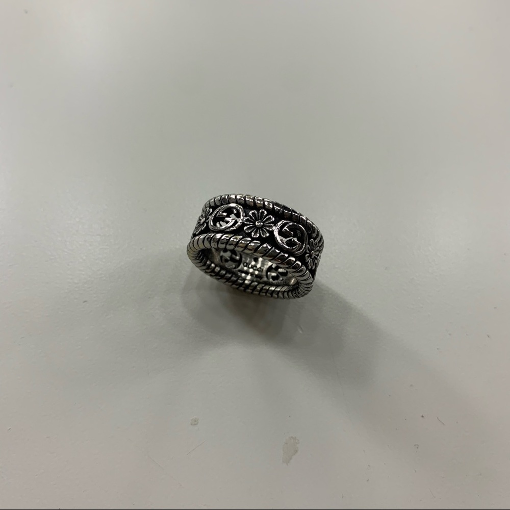 Gucci silver ring